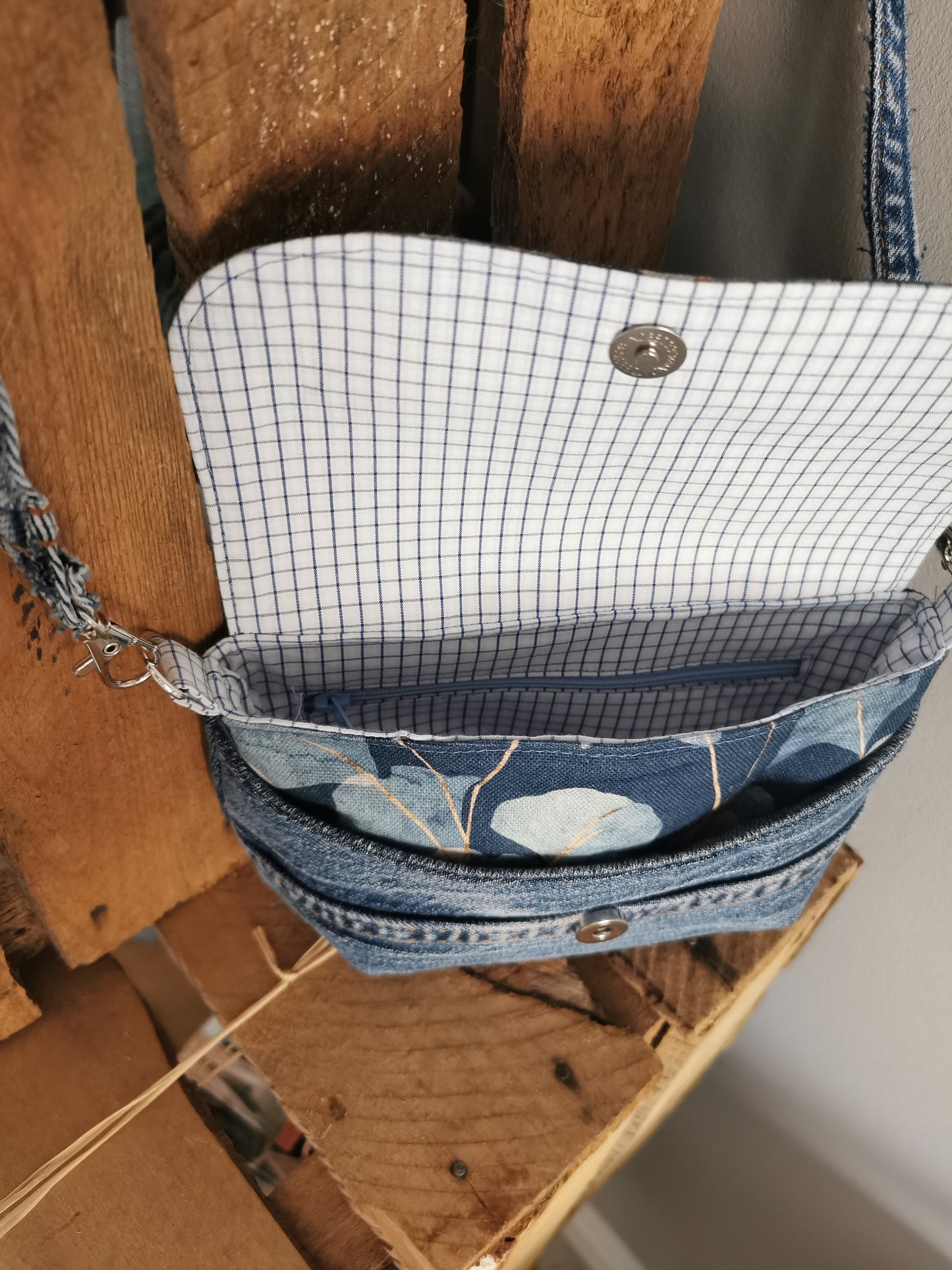 Eleni, Jeans und Ginko blau