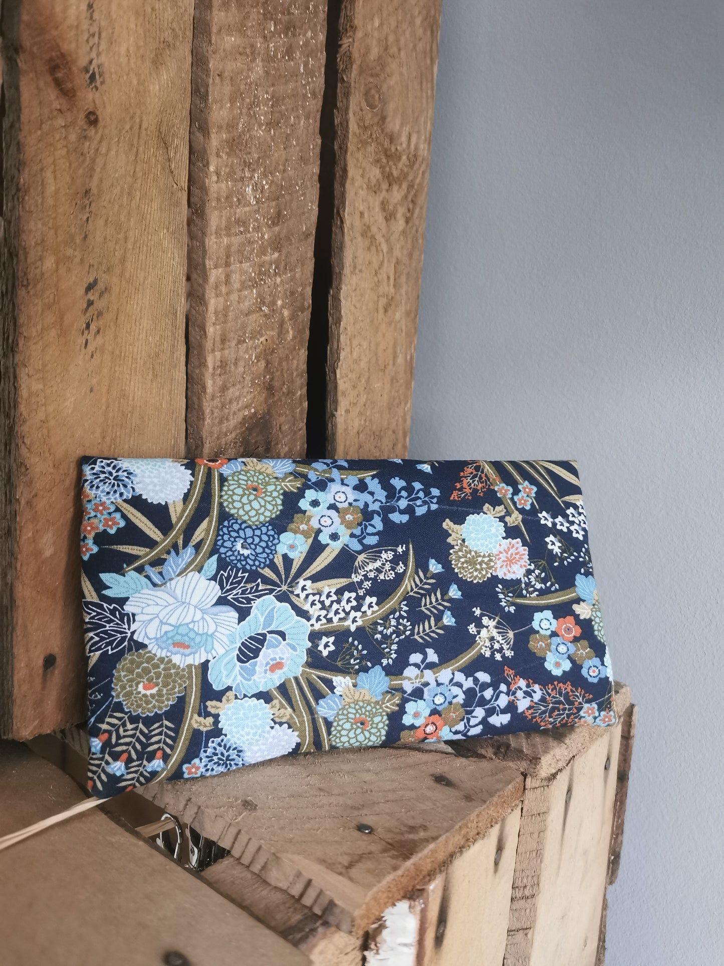 Geldbörse Roxa, Blumenmuster blau