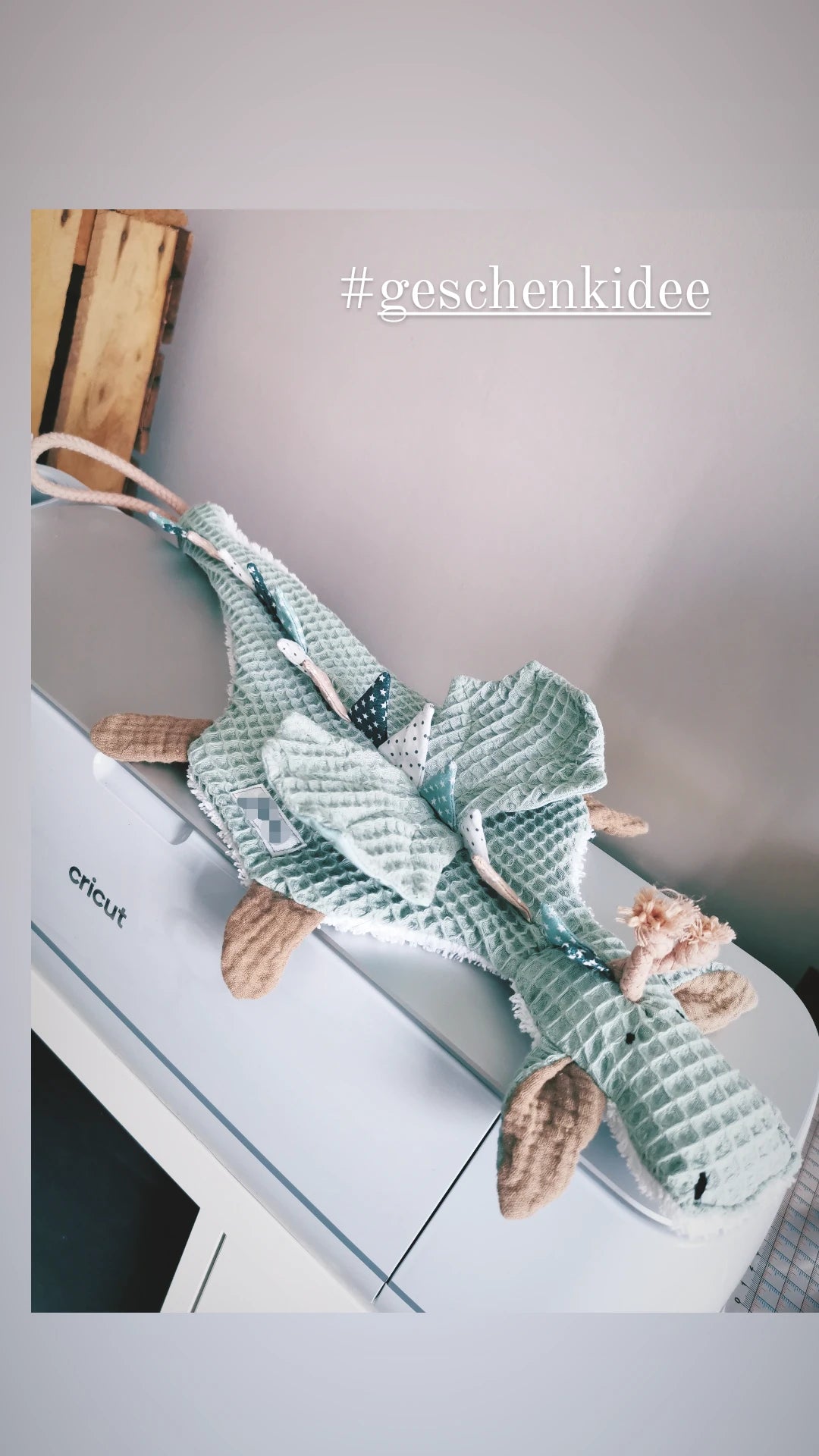 Schnullerdrache, Pastell mint