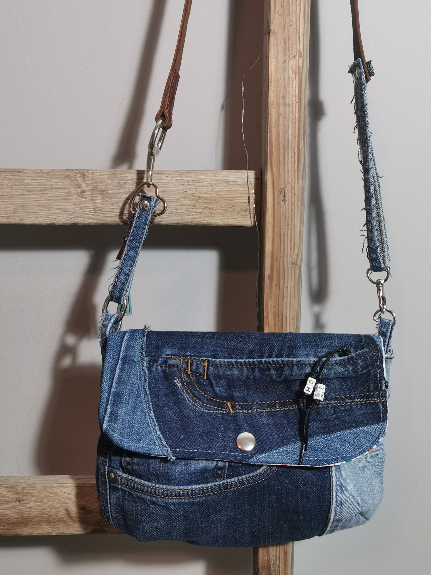 Denim, Eleni vergrößert