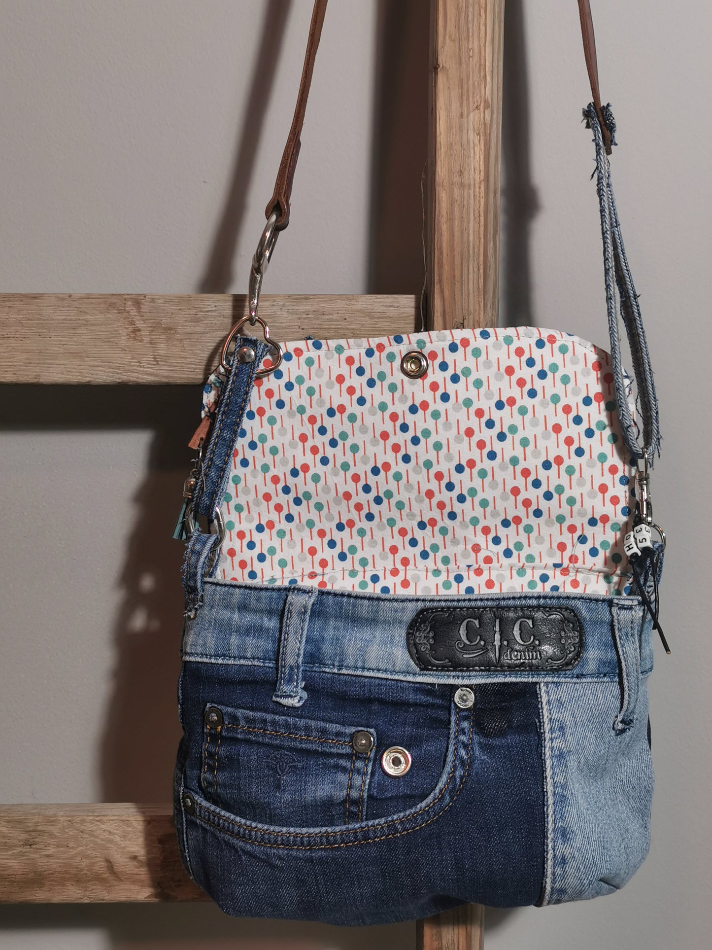 Denim, Eleni vergrößert