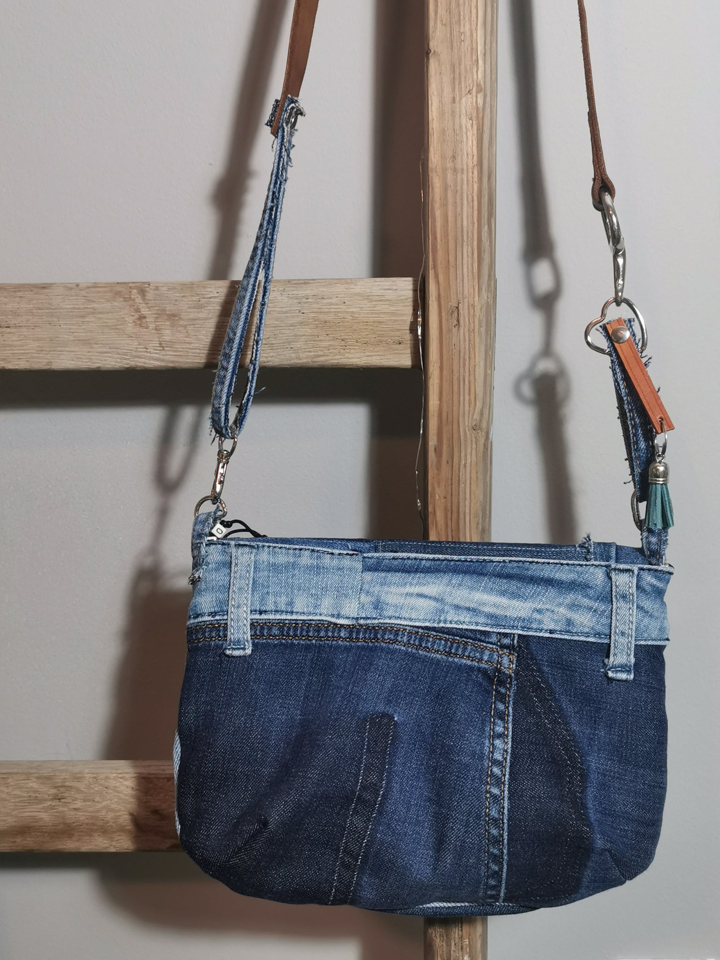 Denim, Eleni vergrößert